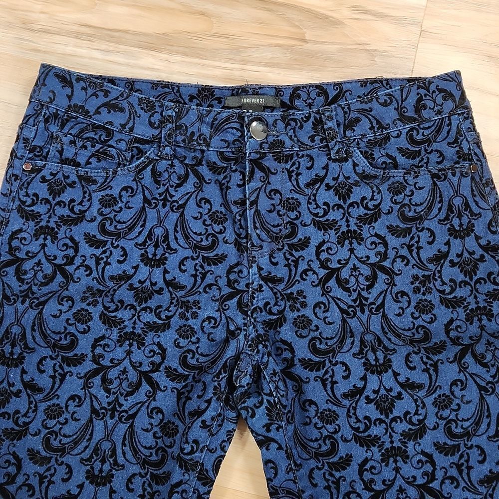 🔹️Forever 21 Blue w/Black Flocked Print Pants Size 10 - Picture 6 of 13